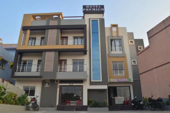 Premium Hotel Near Nagoa Beach Diu Bagian luar foto